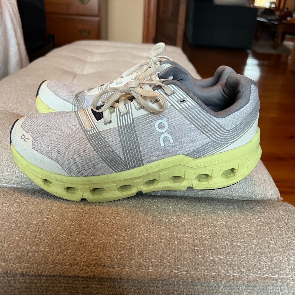 On Clouds Womens Sneakers